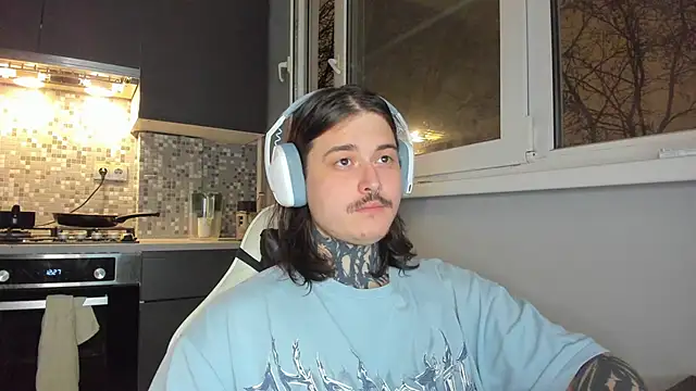 Snapshot of _torfin_ chatting on 01.11.25 torfin online show from 01.11.25