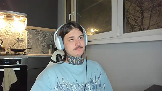 Snapshot of _torfin_ chatting on 01.13.25 torfin online show from 01.13.25