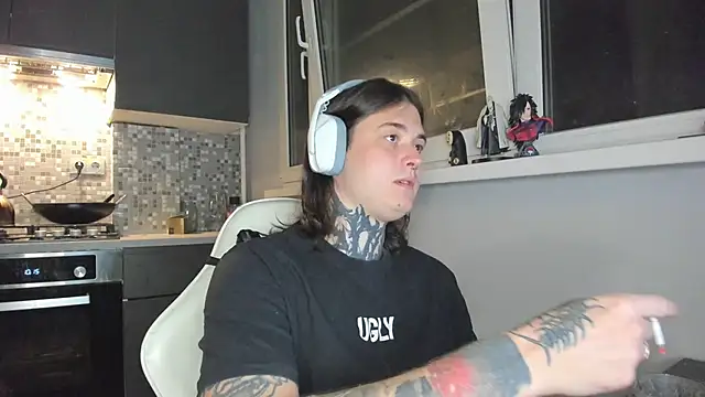 Snapshot of _torfin_ chatting on 02.20.25 torfin online show from 02.20.25