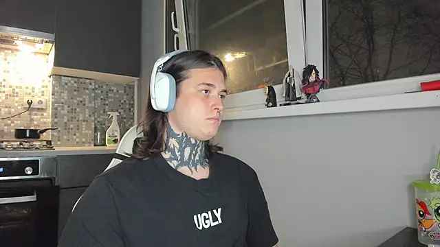 Snapshot of _torfin_ chatting on 02.21.25 torfin online show from 02.21.25