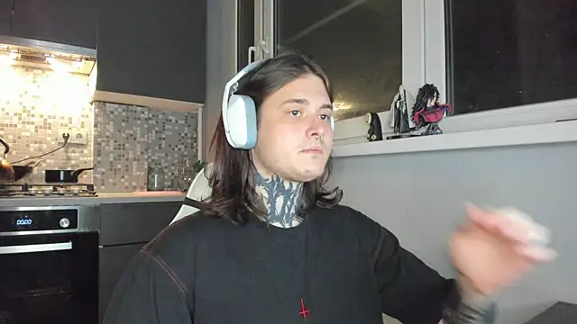 Snapshot of _torfin_ chatting on 03.04.25 torfin online show from 03.04.25