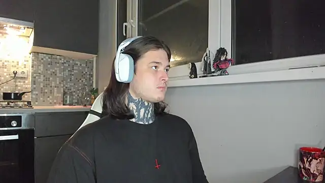 Snapshot of _torfin_ chatting on 03.04.25 torfin online show from 03.04.25