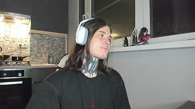 Snapshot of _torfin_ chatting on 03.06.25 torfin online show from 03.06.25