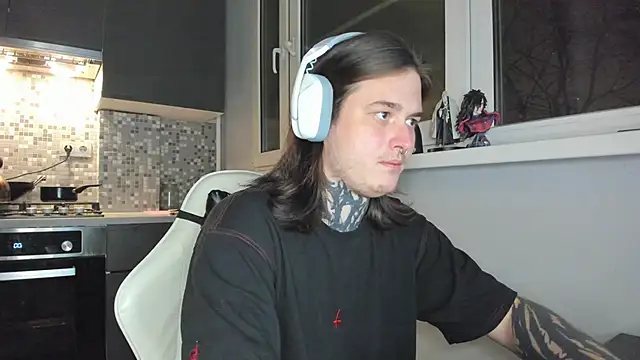 Snapshot of _torfin_ chatting on 03.06.25 torfin online show from 03.06.25