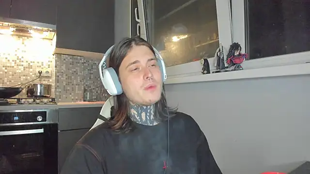 Snapshot of _torfin_ chatting on 03.06.25 torfin online show from 03.06.25