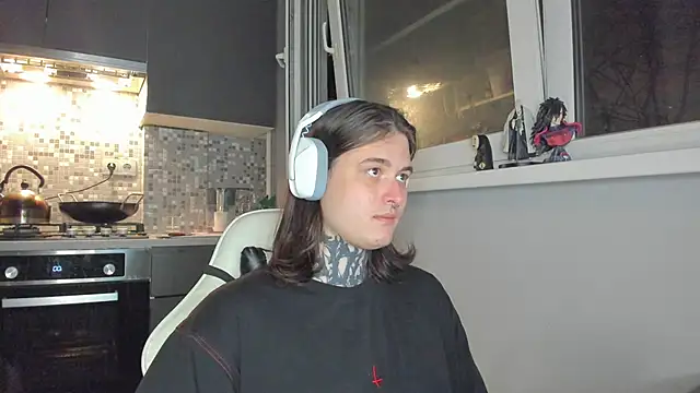 Snapshot of _torfin_ chatting on 03.07.25 torfin online show from 03.07.25