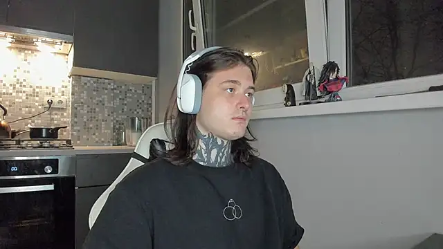 Snapshot of _torfin_ chatting on 03.10.25 torfin online show from 03.10.25