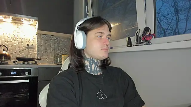 Snapshot of _torfin_ chatting on 03.14.25 torfin online show from 03.14.25