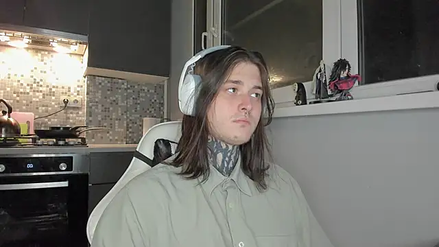 Snapshot of _torfin_ chatting on 03.15.25 torfin online show from 03.15.25