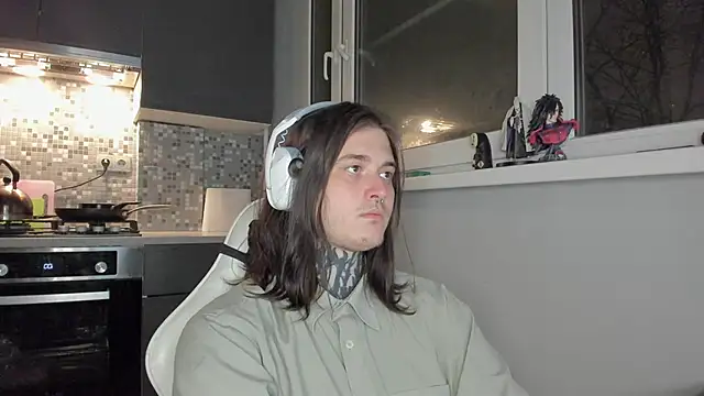 Snapshot of _torfin_ chatting on 03.15.25 torfin online show from 03.15.25