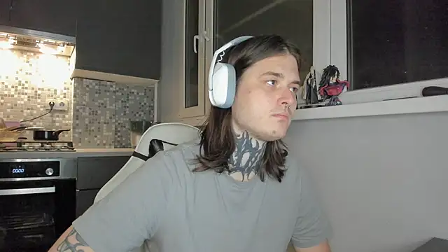 Snapshot of _torfin_ chatting on 03.17.25 torfin online show from 03.17.25