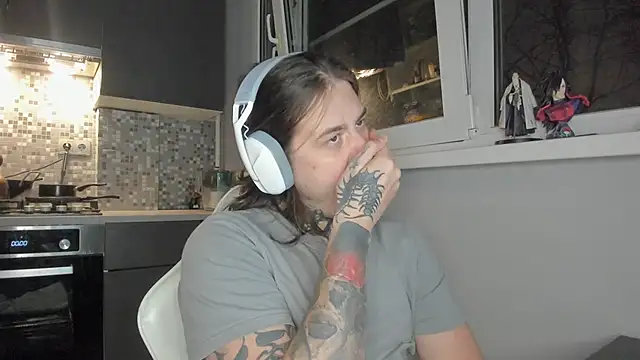 Snapshot of _torfin_ chatting on 03.18.25 torfin online show from 03.18.25