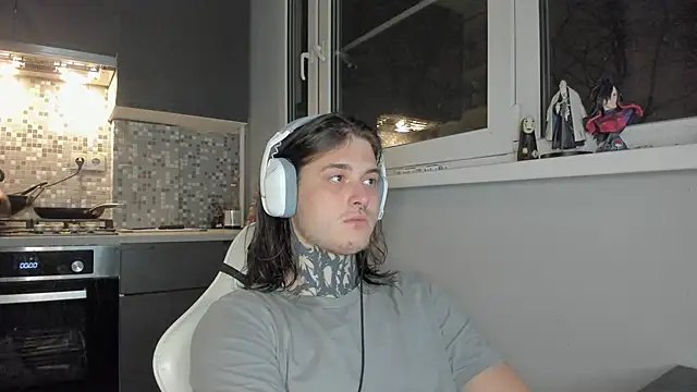 Snapshot of _torfin_ chatting on 03.20.25 torfin online show from 03.20.25