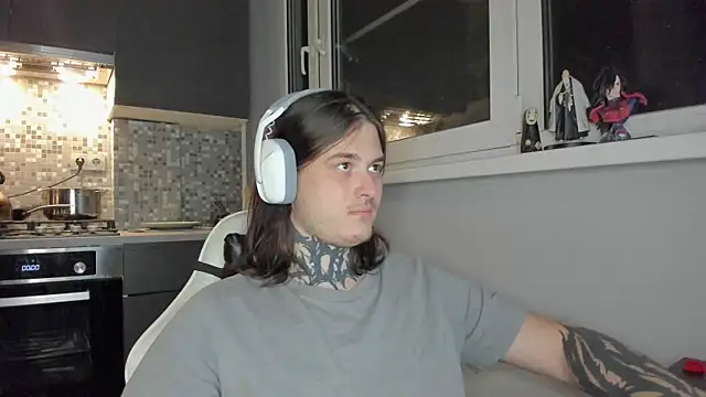 Snapshot of _torfin_ chatting on 03.21.25 torfin online show from 03.21.25