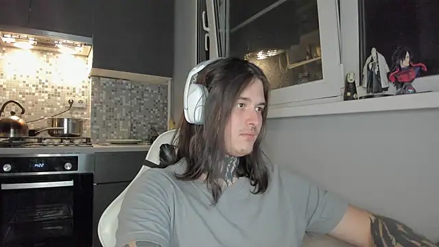 Snapshot of _torfin_ chatting on 03.21.25 torfin online show from 03.21.25