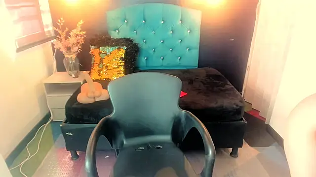 EmmaaEvans  online show from 12.05.24