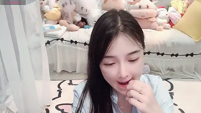 AKiKi711 online show from 05.04.26