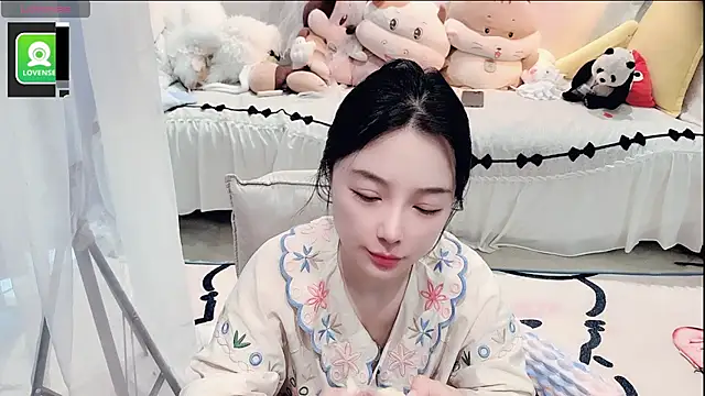 AKiKi711 online show from 08.04.26