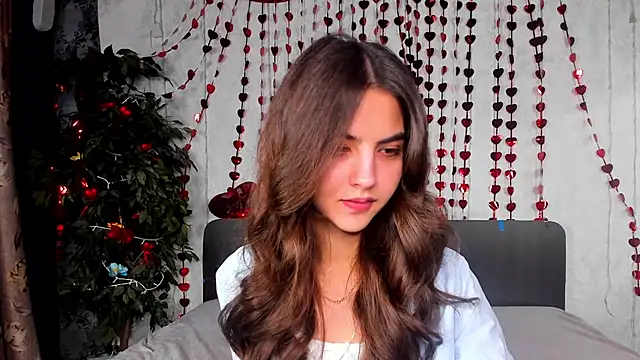 Snapshot of Milana_Crystal_ chatting on 02.12.26 Milana Crystal online show from 02.12.26