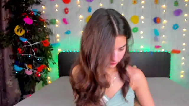 Snapshot of Milana_Crystal_ chatting on 03.06.26 Milana Crystal online show from 03.06.26