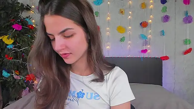 Snapshot of Milana_Crystal_ chatting on 03.18.26 Milana Crystal online show from 03.18.26