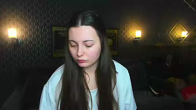 Snapshot of _extraterrestrial_ chatting on 11.22.25 extraterrestrial online show from 11.22.25