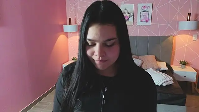 Snapshot of zara__sweet chatting on 05.21.26 zara sweet online show from 05.21.26