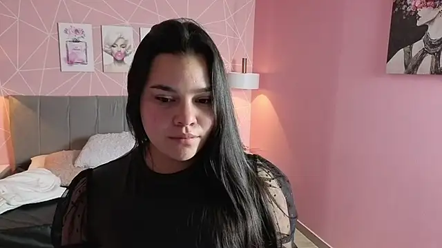 Snapshot of zara__sweet chatting on 05.26.26 zara sweet online show from 05.26.26