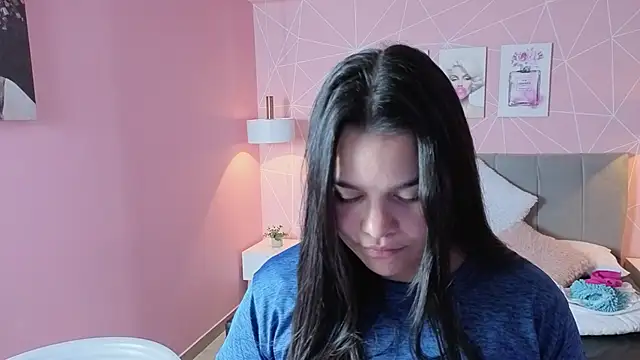 Snapshot of zara__sweet chatting on 05.27.26 zara sweet online show from 05.27.26