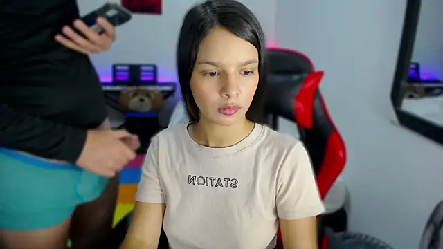 Snapshot of jessi_and_boy chatting on 10.18.25 jessi and boy online show from 10.18.25