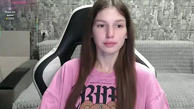 MissMiaCutie online show from 10.07.25