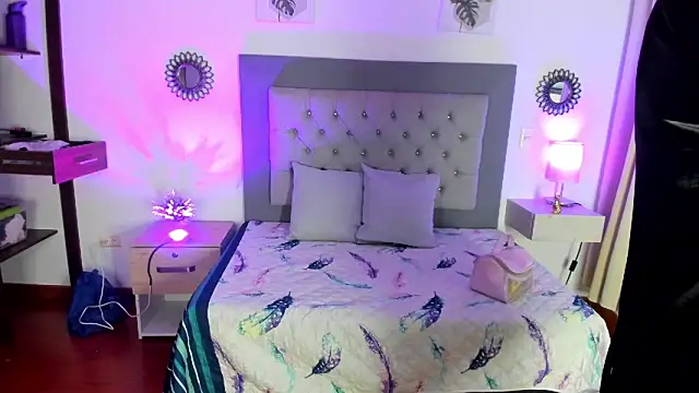 Kylie2211 online show from 01.23.25