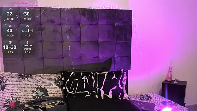 Kylie2211 online show from 11.15.25