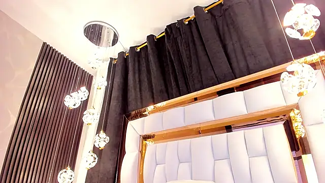 SarayRoyse online show from 03.20.25