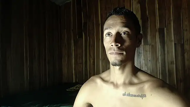 Snapshot of DEMARCOUS_NM chatting on 11.24.25 DEMARCOUS NM online show from 11.24.25