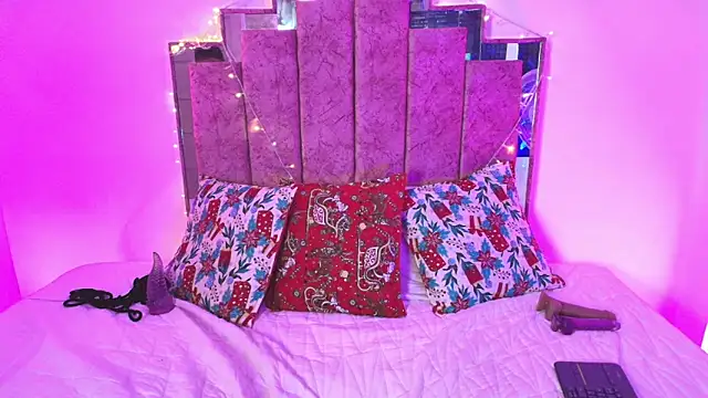 Evelynn online show from 12.19.24