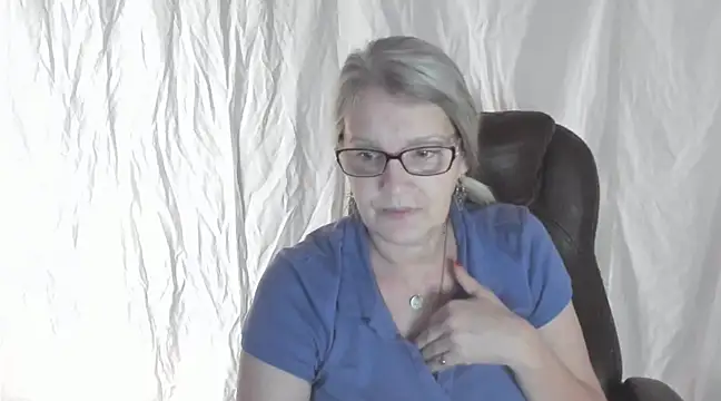 irinamaux online show from 02.25.25