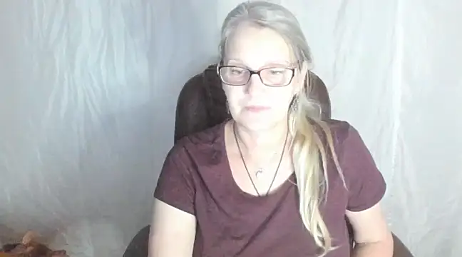 irinamaux online show from 02.27.25