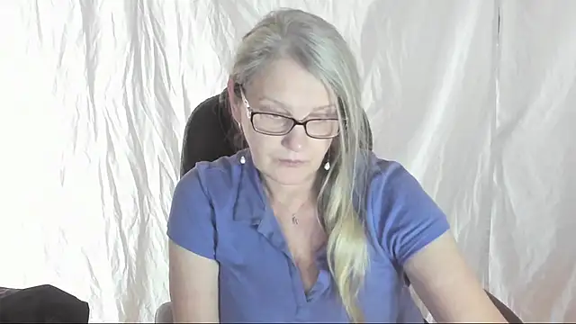 irinamaux online show from 03.22.25