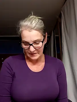 irinamaux online show from 09.26.25