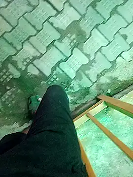 Snapshot of mr_slim_body chatting on 12.17.24 mr slim body online show from 12.17.24