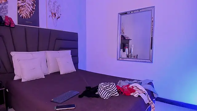 Sofi Perez  online show from 02.12.26