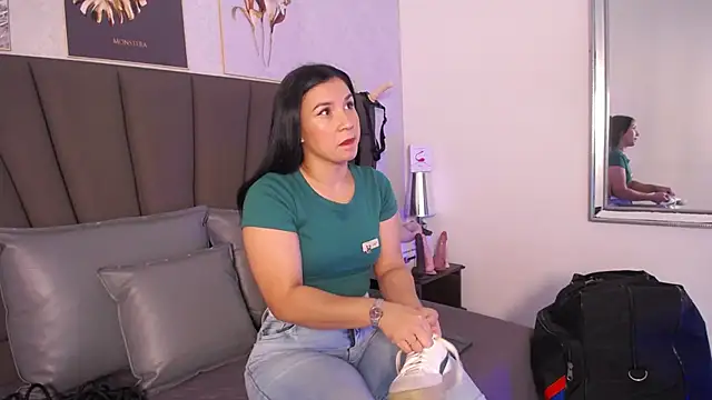 Sofi Perez  online show from 05.03.26