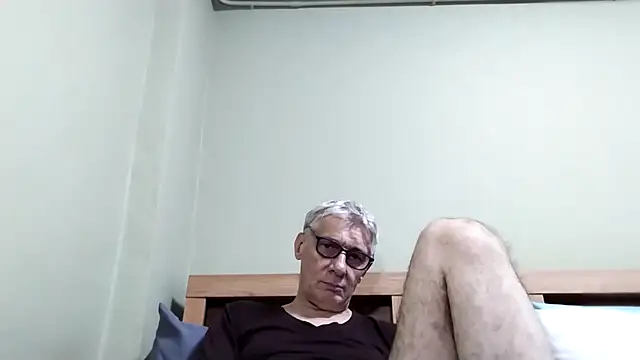 Snapshot of BIGUNCUTHARDCOCK chatting on 11.08.25 BIGUNCUTHARDCOCK online show from 11.08.25