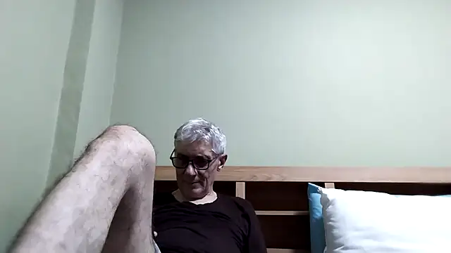 Snapshot of BIGUNCUTHARDCOCK chatting on 11.09.25 BIGUNCUTHARDCOCK online show from 11.09.25