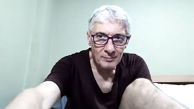 Snapshot of BIGUNCUTHARDCOCK chatting on 11.13.25 BIGUNCUTHARDCOCK online show from 11.13.25