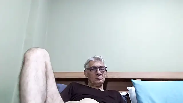 Snapshot of BIGUNCUTHARDCOCK chatting on 11.21.25 BIGUNCUTHARDCOCK online show from 11.21.25