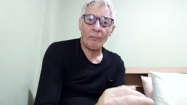 Snapshot of BIGUNCUTHARDCOCK chatting on 01.11.26 BIGUNCUTHARDCOCK online show from 01.11.26