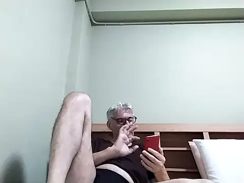 Snapshot of BIGUNCUTHARDCOCK chatting on 01.11.26 BIGUNCUTHARDCOCK online show from 01.11.26