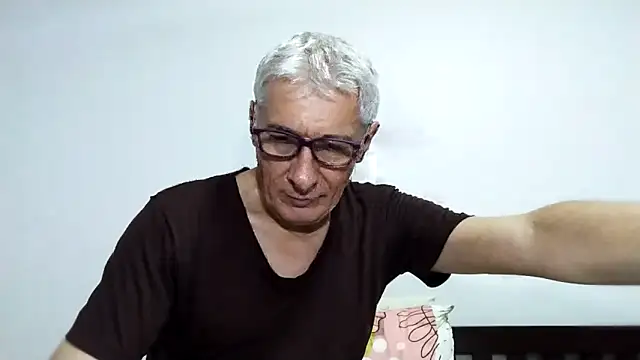 Snapshot of BIGUNCUTHARDCOCK chatting on 02.03.26 BIGUNCUTHARDCOCK online show from 02.03.26